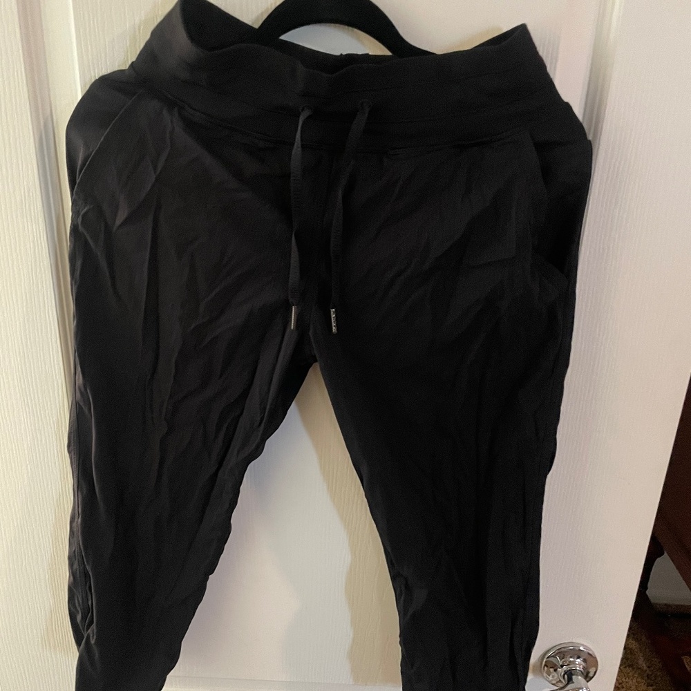 Lululemon Studio capri joggers
